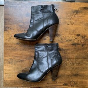Frye Women's Regina Leather Ankle Boots City Western Stacked Heel Black Sz 8